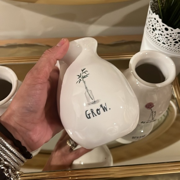 Rae Dunn Vases 🪴 ☀️ - Picture 4 of 8